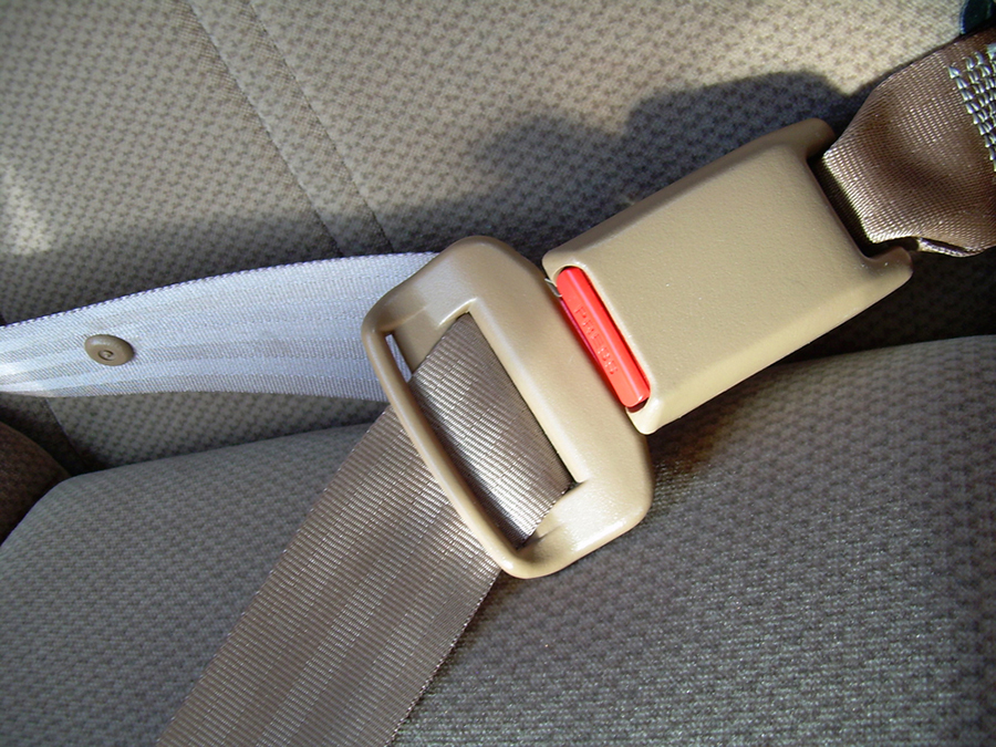 Cinto deve ser utilizado por todos os passageiros do veículo