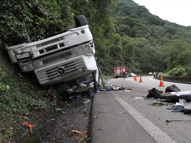 Dezembro é o mês que mais se morre no trânsito nas estradas federais