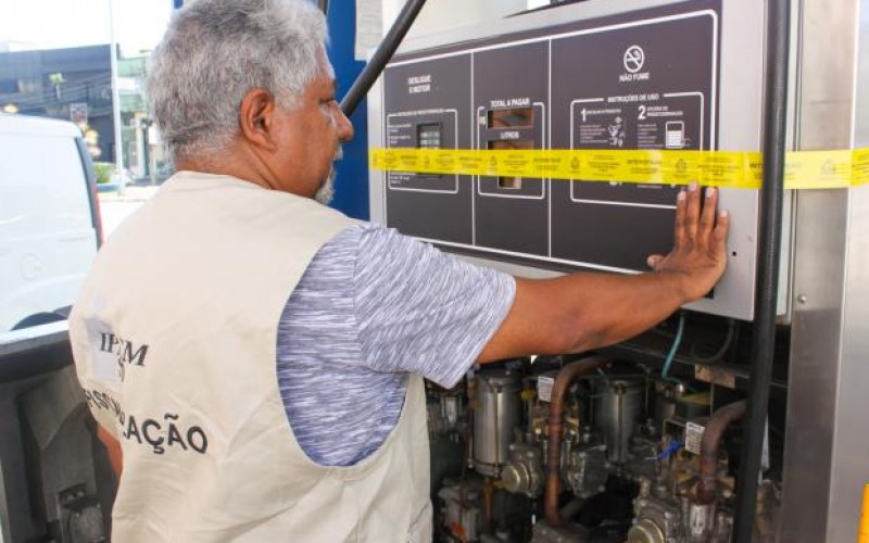 Após descobrir fraudes em bombas, IPEM faz nova operação em postos de SP