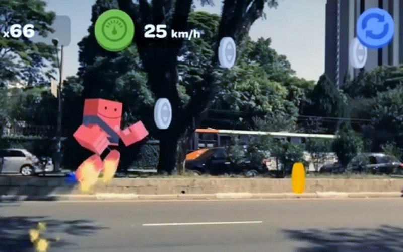 Filhos “fiscalizam” pais ao volante em game