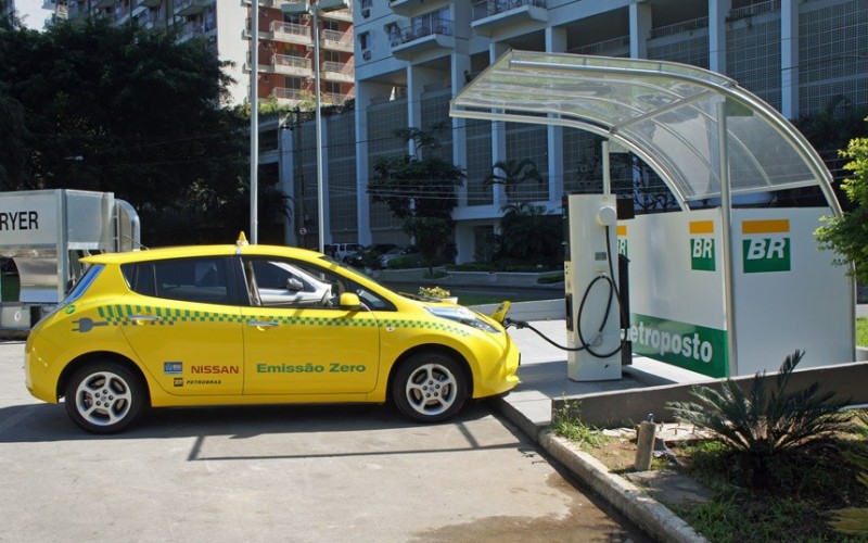 Exigência de postos de recargas para carros elétricos é debatida no Senado