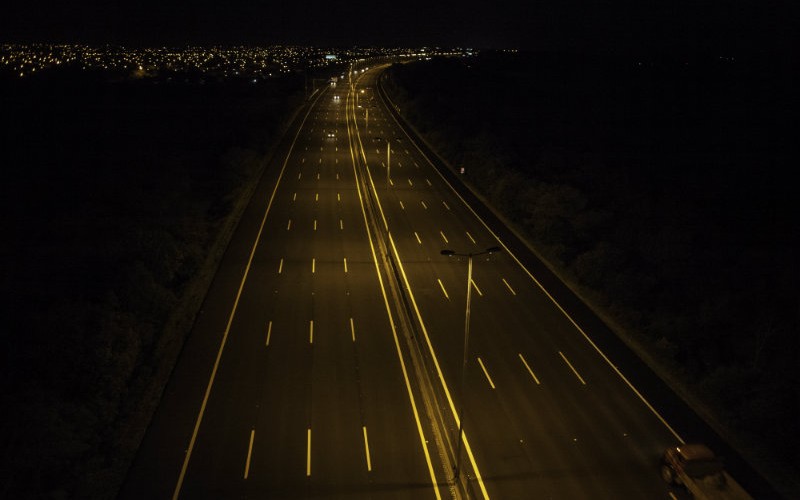 Rodovias federais poderão ter iluminação. A dúvida é quem vai pagar a conta