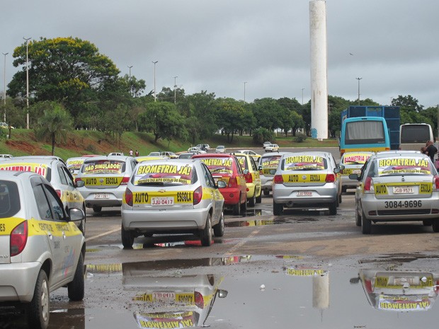 Lei obriga autoescolas do DF a terem intérprete de Libras em aulas teóricas