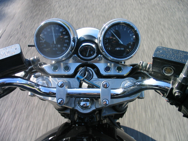 Erros mais comuns dos motociclistas que podem acabar em quedas e acidentes