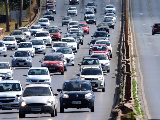 AGU recorre à Justiça para retomar multa por farol desligado em rodovias