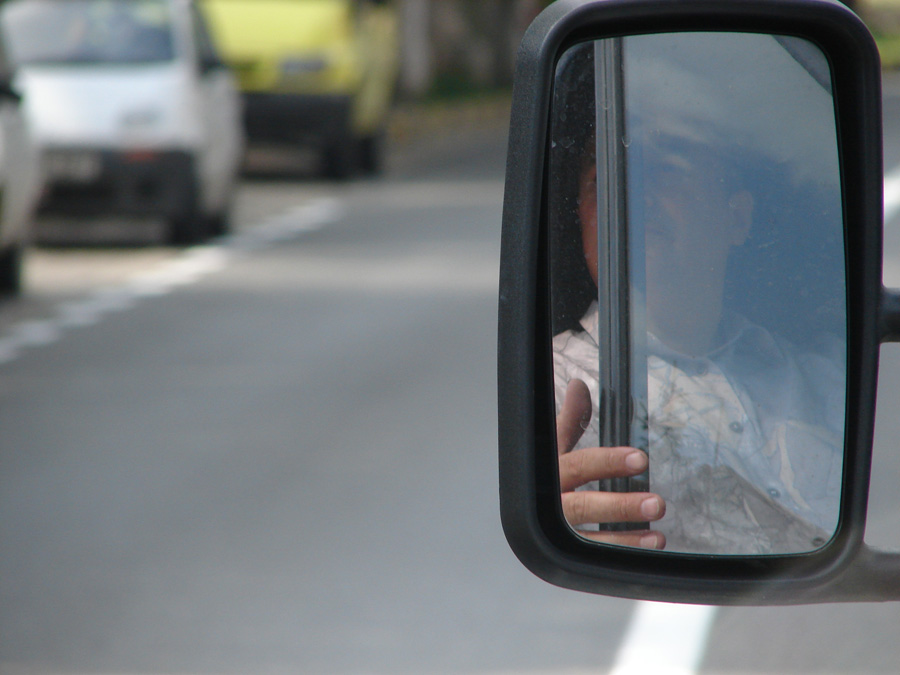 PL sugere que motoristas profissionais paguem multa para não perder o direito de dirigir