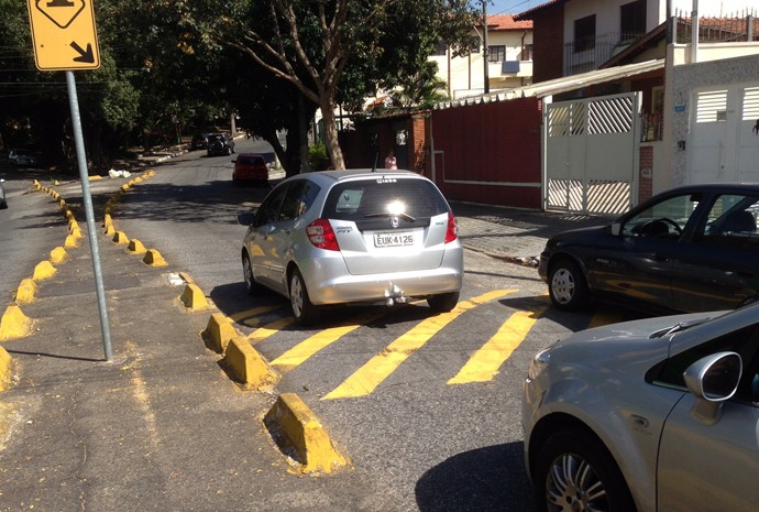 Mito ou verdade: Passar na lombada em diagonal é melhor?