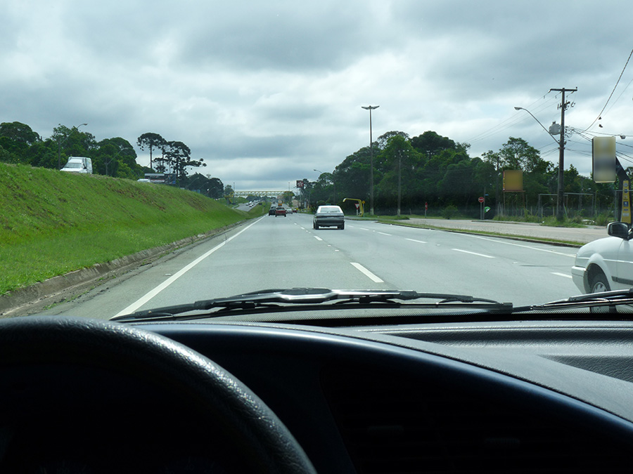 Ultrapassar o limite de velocidade é a infração mais cometida nas rodovias brasileiras