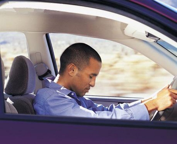 Sinal vermelho para o sono ao volante