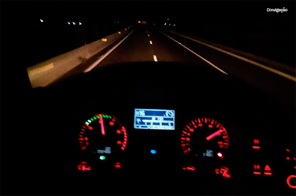 40% dos condutores já fizeram zigue-zague na estrada por dirigir com sono, aponta pesquisa