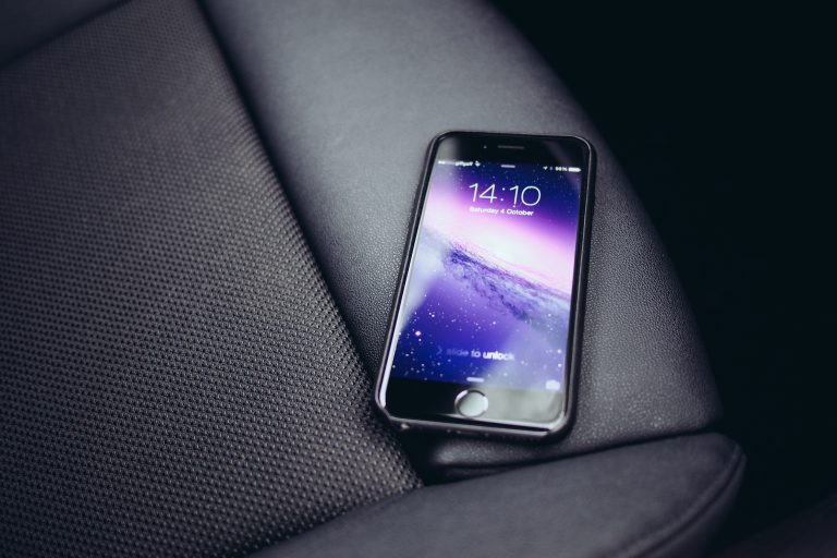 Aplicativos de celular que prometem mais segurança no trânsito