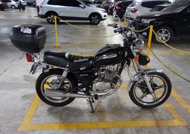 Denatran quer proibir motos de usar baú