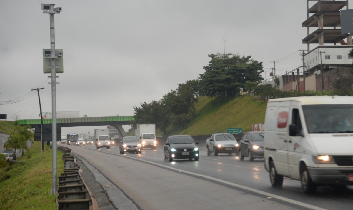 Novo radar passa por teste na Rodovia Santos Dumont