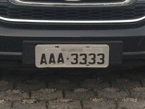 Contran publica norma que facilita a vida de quem teve a placa do carro clonada