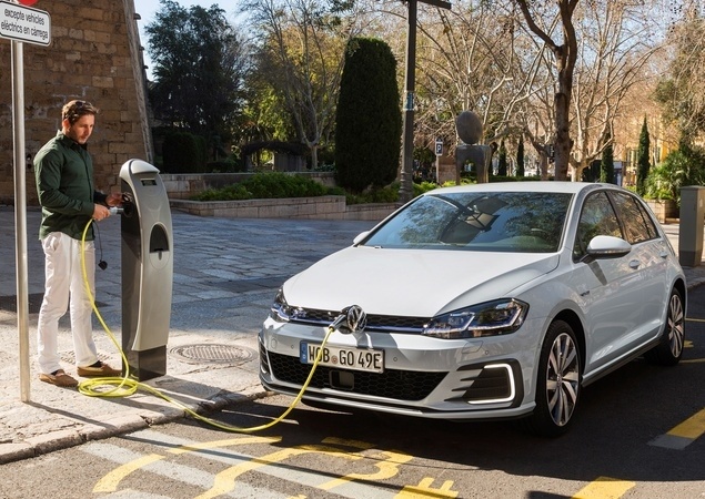Senado aprova lei de pontos de recarga para carros elétricos