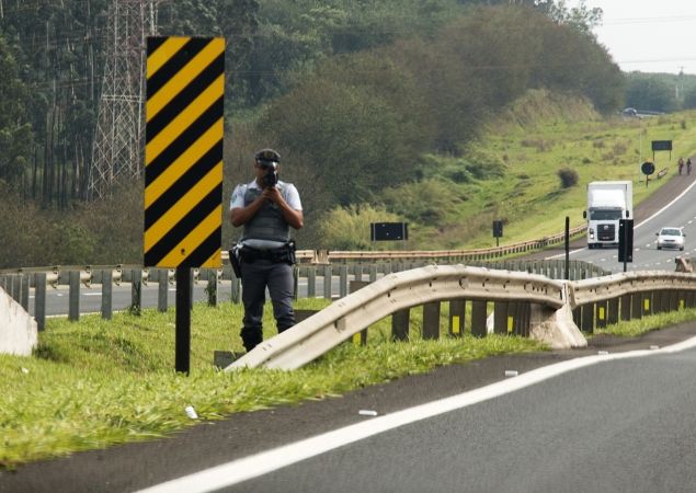 Policiais rodoviários com radar não poderão mais se esconder
