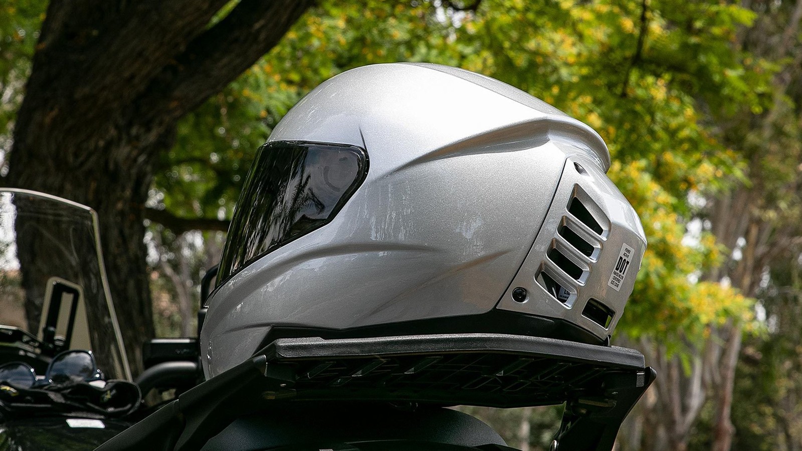 Capacete com ar-condicionado promete resfriar, mas não ‘congelar’
