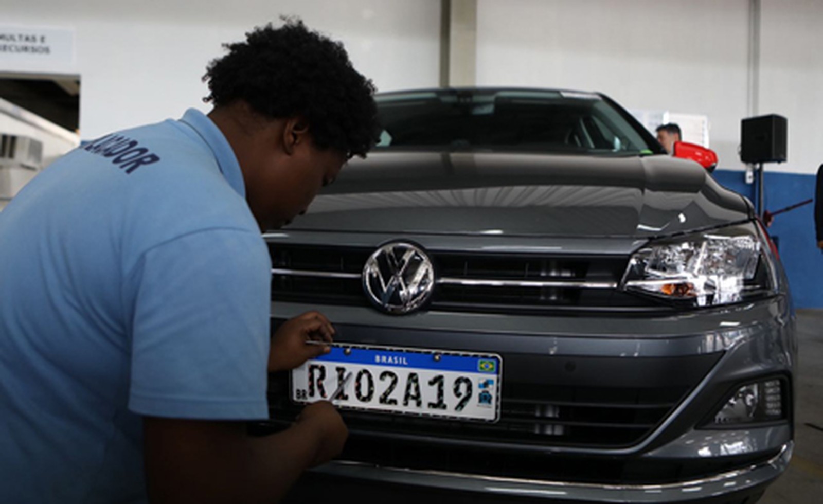 Placas do Mercosul podem ter tamanho alterado para encaixar nos veículos