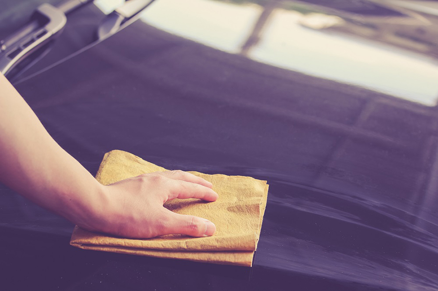 Riscos e amassados na lataria do carro: saiba como resolver o problema