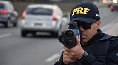 PRF volta a utilizar radares móveis para fiscalizar excesso de velocidade