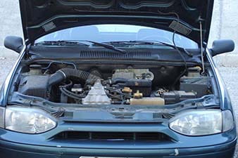 Diferentes causas do consumo excessivo e perda de óleo do motor