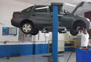 Revisão preventiva nos itens de suspensão garante segurança do veículo