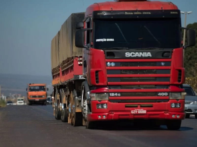 Nova lei cria documento eletrônico de transporte de cargas