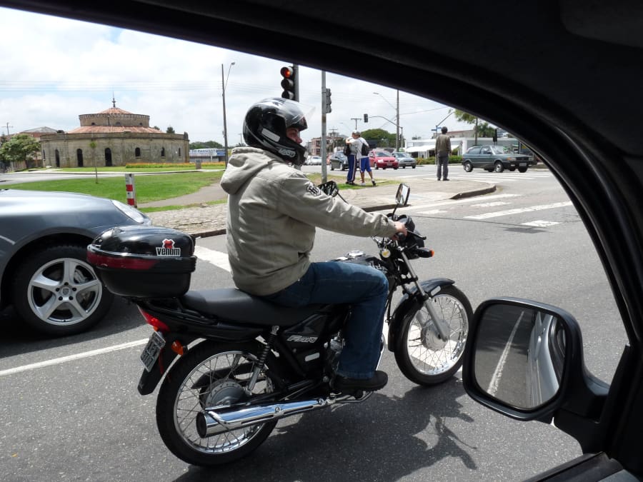 Viseira aberta: quando é infração de trânsito?