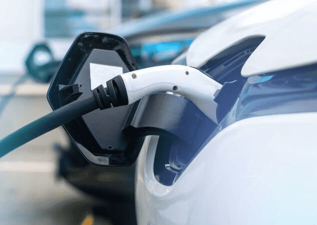 Quantos carregadores para carros elétricos tem no Brasil?