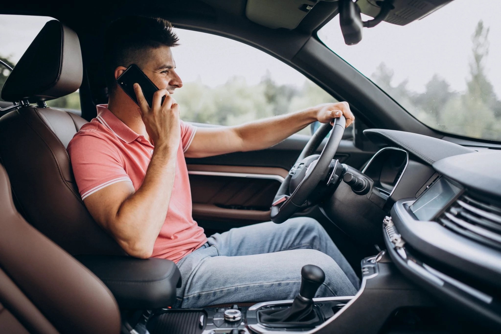 Multa por usar celular ao volante pode ficar mais cara