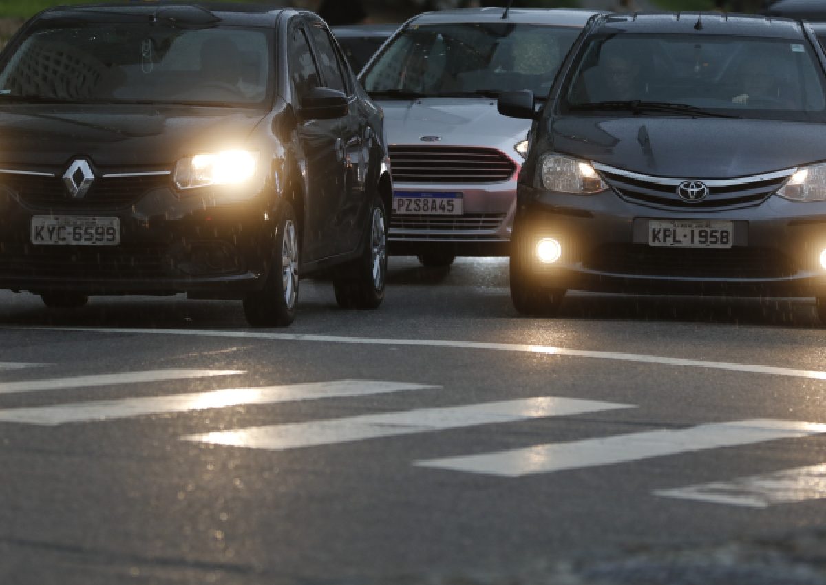 Vai mudar DE NOVO? Veja como serão as novas placas de carro