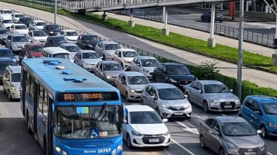 Começa a exigência do CRLV 2023 na maioria do país