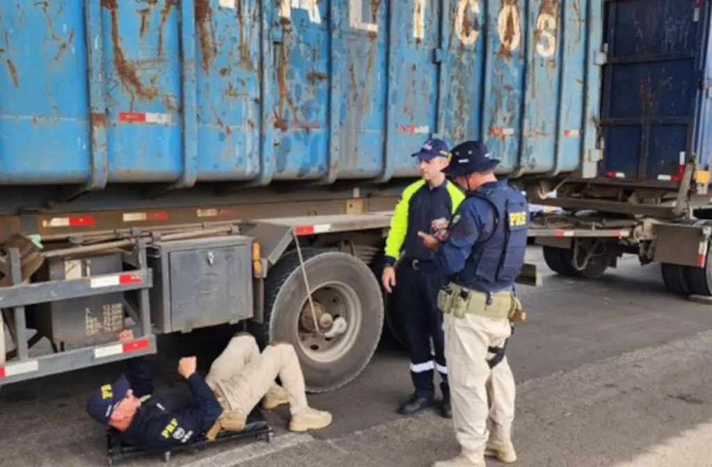 PRF capacita policiais para a fiscalização do sistema de freios de veículos de grande porte
