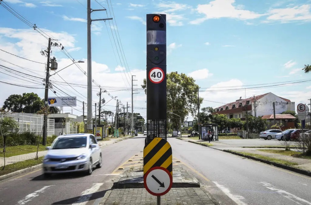 Radares deverão ter painel eletrônico e mostrar velocidade do veículo, prevê PL